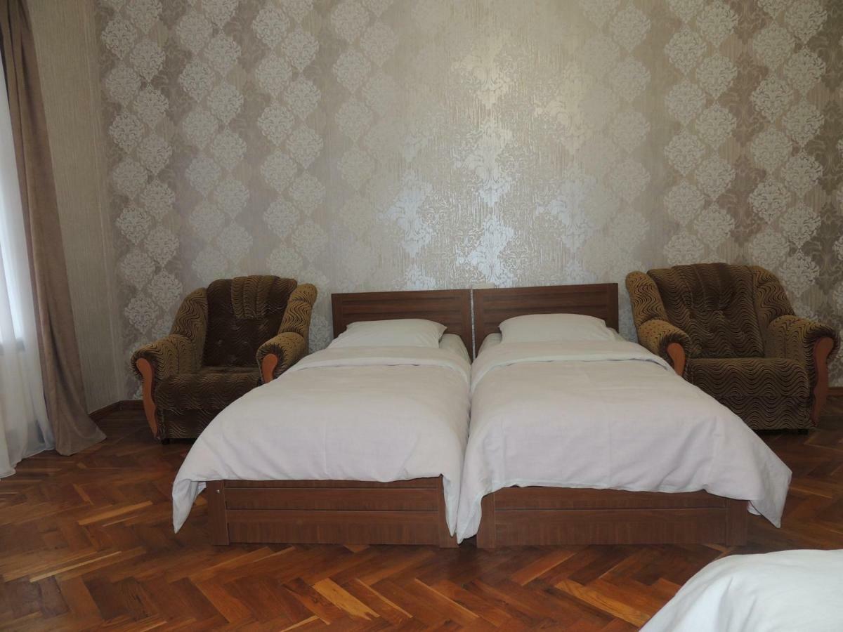 Blue Guesthouse Stepantsminda Exterior photo